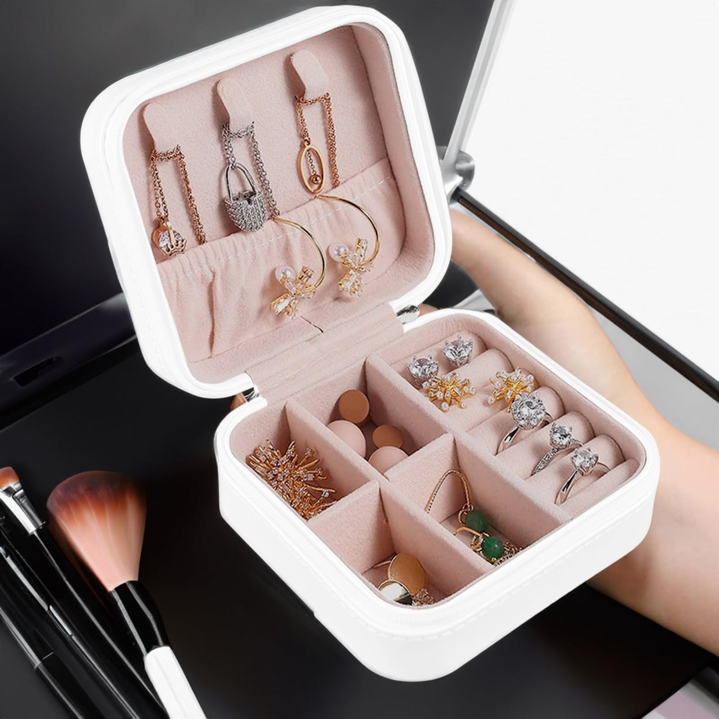 Personalized Jewelry Box With Name and Flower Custom Travel Leather Jewelry Organizer Box for Women Maid of Honor Gifts Birthday Valentine's Day Christmas Gifts for Girls Girfriend Mom