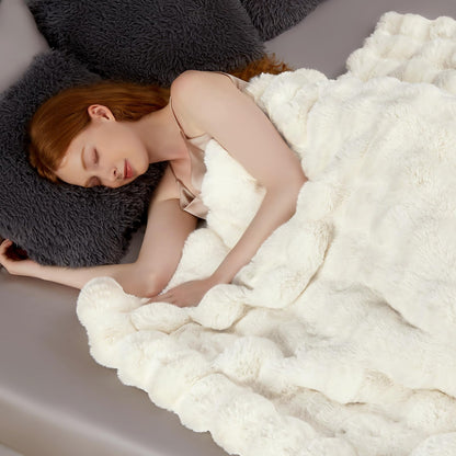 Touchat Luxury 1000GSM Faux Rabbit Fur Throw Blanket, Super Heavy Warm Cozy Blankets for Couch Bed Sofa, Bubble Plush Fuzzy Elegant Soft Reversible Mink Blanket for Living Room Bedroom, Cream White